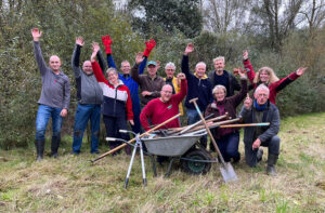 Vrijwilligersgroep in gronddepot Zeewolde