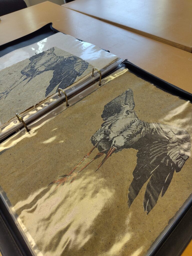 Eigen werk van Siska Bos eigengemaakt papier met houtsnede